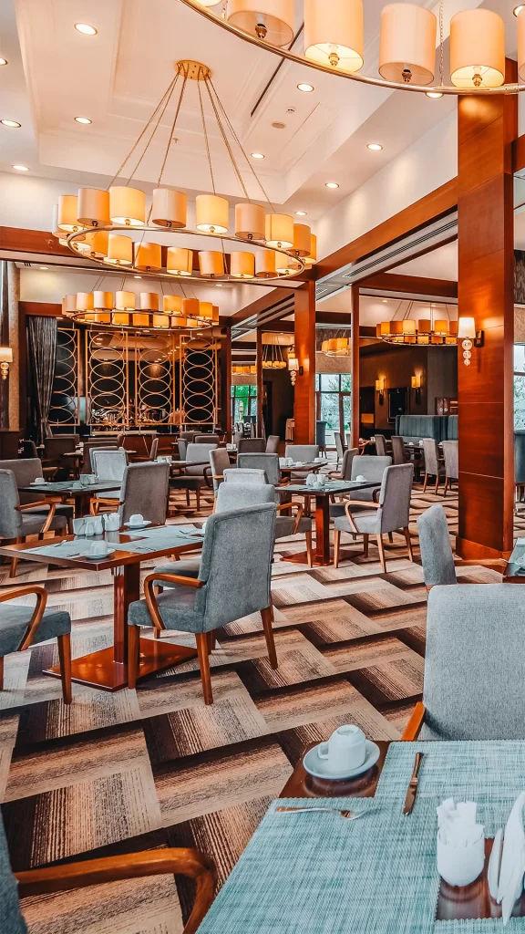 İzmit’te lüks tatil yapmak isteyenlere öneriler sunan Wellborn Hotel, konforlu odalar, eşsiz manzaralar ve özel hizmetlerle unutulmaz