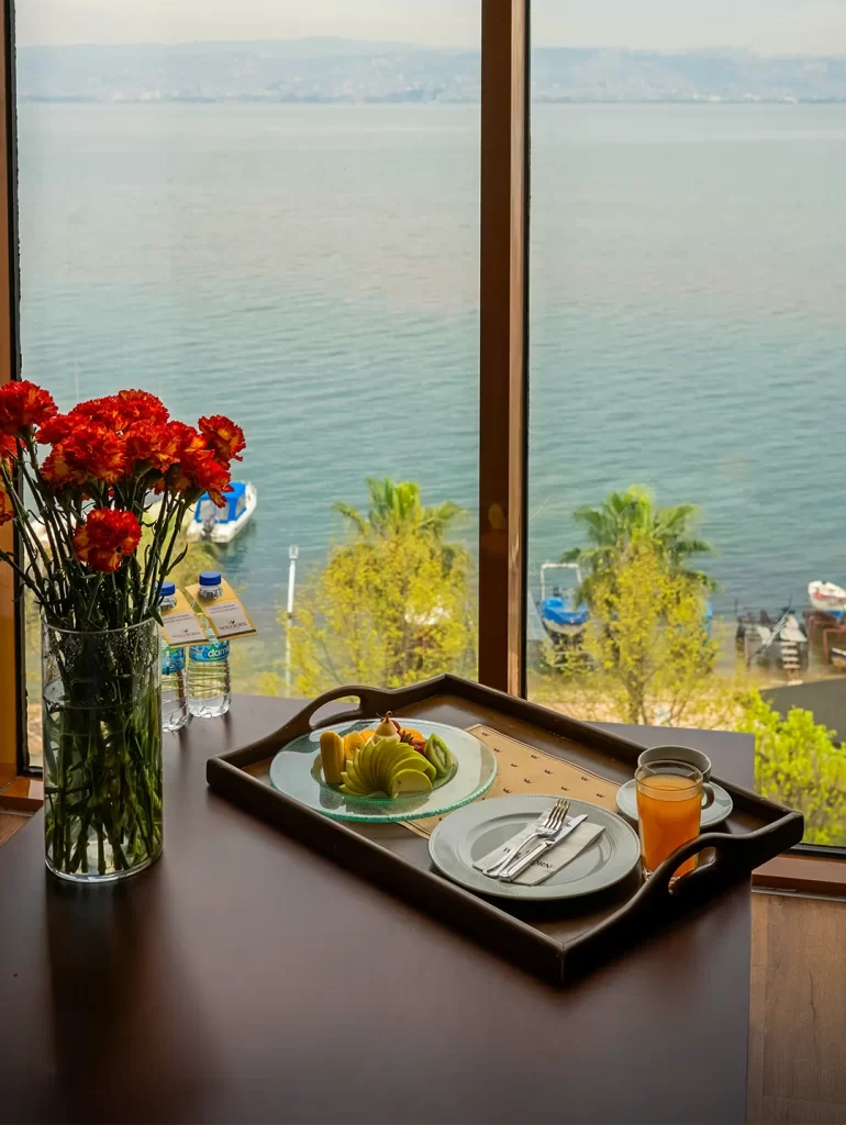 İş seyahatinizde konforu ve lüksü bir arada yaşayın. Wellborn Luxury Hotel, modern odaları, restoranları ve sosyal alanlarıyla kusursuz bir konaklama deneyimi sunmaktadır.