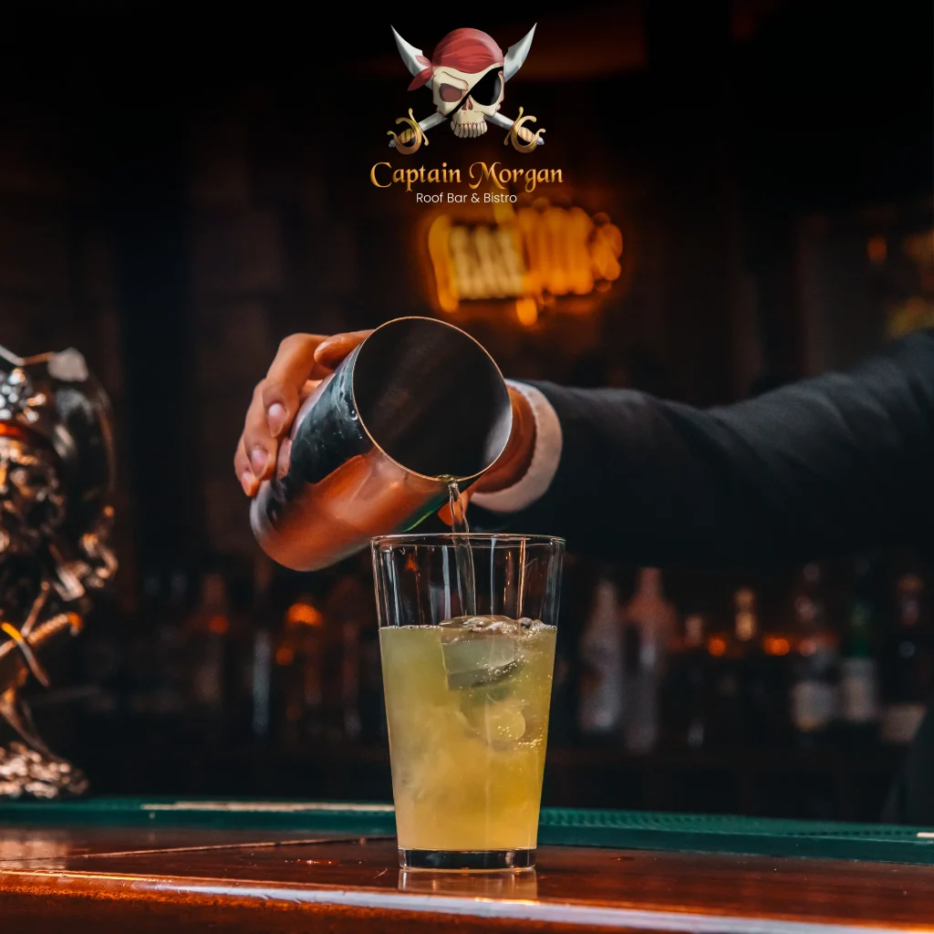 Captain Morgan Bar yaz etkinlikleri, Wellborn Hotel misafirlerine eşsiz bir eğlence deneyimi sunar. Yaz akşamlarında deniz kenarında müzik, dans ve lezzet bir araya gelir. Otel konukları, Kocaeli’nin en seçkin mekanlarından biri olan bu özel alanda unutulmaz anlar yaşar. Her etkinlikte farklı konseptler, canlı müzik grupları ve özel kokteyller buluşur. Yazın enerjisi, Wellborn Hotel’in zarif atmosferiyle birleşir. Bu benzersiz deneyimi yaşamak isteyen herkes, Wellborn Hotel ayrıcalığını hisseder. Yaz Akşamlarının Ritmini Captain Morgan Bar Belirliyor Her yaz sezonunda Captain Morgan Bar, müzik ve eğlenceyle dolu özel etkinliklere ev sahipliği yapar. Deniz manzarasına karşı kurulan bu sahne, enerjisi yüksek performanslarla dolup taşar. Misafirler, günün yorgunluğunu canlı müzik eşliğinde atar. Bu keyifli atmosfer, Captain Morgan Barda Canlı Müzik ile Unutulmaz Geceler sayfasında da görülebileceği gibi, yaz akşamlarını renklendirir. Müzik türleri geniş bir yelpazede sunulur; jazz, pop, rock ve akustik performanslar dönüşümlü olarak sahne alır. Bu çeşitlilik, her zevke hitap eden bir deneyim yaratır. Wellborn Hotel, etkinlik programlarını özenle planlar. Her detay, misafirlerin keyif alması için düşünülür. Ses sistemi, sahne ışıkları ve oturma düzeni, profesyonel ekipler tarafından titizlikle hazırlanır. Böylece her performans, dinleyenleri büyüleyen bir kaliteyle gerçekleşir. Kimi akşamlar ünlü sanatçılar, kimi akşamlar yerel gruplar sahneye çıkar. Her biri, Captain Morgan Bar’ın prestijli kimliğine katkı sağlar. Kokteyl Sanatının Zirvesi: Tat, Renk ve Deneyim Captain Morgan Bar yaz etkinlikleri sadece müzikten ibaret değildir. Burada kokteyl kültürü de başroldedir. Barın deneyimli miksologları, yaz mevsimine özel tarifler hazırlar. Taze meyvelerle hazırlanan soğuk içecekler, ferahlığın en güzel halini sunar. Her bardakta estetik ve lezzet buluşur. Bu özel lezzetleri yakından keşfetmek isteyenler, Captain Morgan Barda Kokteyl Keyfi ve Canlı Müzik sayfasından detaylara ulaşabilir. Barın imza içecekleri arasında tropikal meyve karışımları, buzlu kahveler ve özel viski bazlı kokteyller yer alır. Her biri misafirlerin damak zevkine göre hazırlanır. Sunumlarda renkli süslemeler, meyve dilimleri ve zarif bardaklar kullanılır. Bu özenli detaylar, mekanın ambiyansına katkı sağlar. Ayrıca bar menüsü, alkolsüz içecekler açısından da zengindir. Misafirler, ferahlatıcı içeceklerini yudumlarken manzaranın tadını çıkarır. Kokteyl keyfi, müzikle birleştiğinde bambaşka bir boyut kazanır. Müzik ritimleriyle uyumlu sunumlar, misafirlere enerjik bir atmosfer yaşatır. Barın personeli, her etkinlikte profesyonel hizmet anlayışını sürdürür. Konuklar, Wellborn Hotel’in misafirperverliğini her detayda hisseder. Özel Etkinlik Konseptleriyle Unutulmaz Yaz Akşamları Yaz boyunca düzenlenen etkinlikler, sadece bir eğlence değil, aynı zamanda bir yaşam tarzıdır. Captain Morgan Bar, her hafta farklı bir tema belirler. Latin Gecesi, Akustik Akşam, Retro Party veya DJ Performance gibi konseptler, her yaştan misafire hitap eder. Bu etkinliklerde dans pistleri dolup taşar, gülümsemeler eksik olmaz. Her etkinlik öncesinde Wellborn Hotel’in sosyal medya hesapları ve Captain Morgan Barda Keyif ve Eğlenceyi Bir Arada Yaşayın sayfası güncel programları paylaşır. Böylece misafirler hangi gün hangi konseptin yapılacağını önceden öğrenir. Etkinlik takvimi, misafirlerin planlarını kolayca yapmasını sağlar. Otelde konaklayan misafirler için bar etkinlikleri, yaz tatilinin en renkli parçasıdır. Gündüz havuz keyfi yapan konuklar, akşam deniz kenarında müziğe ve dansa katılır. Bu ritüel, tatil deneyimini mükemmel hale getirir. Ayrıca şehir dışından gelen misafirler, Wellborn Hotel üzerinden rezervasyon yaparak konaklama ve etkinlikleri bir arada planlayabilir. Deniz Manzaralı Eğlence: Wellborn Hotel’in İmzası Wellborn Hotel’in en dikkat çekici özelliklerinden biri, körfez manzaralı teras alanıdır. Captain Morgan Bar bu alanda konumlanır ve misafirlere panoramik bir manzara sunar. Gün batımı saatlerinde gökyüzü, turuncudan mora uzanan bir renk şöleni yaratır. Bu anlar, misafirlerin hafızasında uzun süre yer eder. Deniz kenarındaki konumu, barın atmosferini benzersiz kılar. Hafif meltem rüzgarı, müziğin ritmiyle birleşir. Misafirler, hem görsel hem işitsel bir şölen yaşar. Bu atmosfer, sadece Kocaeli’nin değil, tüm bölgenin en özel eğlence deneyimlerinden biridir. Ayrıca barın açık hava düzeni, yaz akşamlarında ferah bir ortam sağlar. Misafirler, hem sosyal mesafeye dikkat eder hem de özgürce dans eder. Bu ortamda konfor, eğlencenin doğal bir parçası haline gelir. Etkinliklerde kullanılan ışık sistemleri, atmosferi destekler. Renk geçişleri ve sahne efektleri, her performansı bir görsel şölene dönüştürür. Captain Morgan Bar, Wellborn Hotel’in kalite anlayışını yansıtır. Tüm hizmetler, misafir memnuniyetini esas alır. Bu anlayış sayesinde, yaz etkinlikleri yıllar boyunca gelenek haline gelmiştir. Yazın Enerjisini Paylaşmak İçin Doğru Adres Captain Morgan Bar yaz etkinlikleri, sadece bir eğlence seçeneği değildir; aynı zamanda sosyal bir buluşma noktasıdır. Misafirler burada yeni insanlarla tanışır, dostluklar kurar. Bu yönüyle bar, hem yerli hem yabancı turistler için özel bir cazibe merkezidir. Etkinlikler, yerel kültürle uluslararası eğlence anlayışını birleştirir. Müzik seçimleri, menü düzeni ve atmosfer tasarımı, evrensel bir zevki yansıtır. Yaz mevsimi boyunca süren bu etkinlikler, misafirlerin tatil anılarını zenginleştirir. Rezervasyon yaptırmak isteyenler, iletişim sayfası üzerinden kolayca bilgi alabilir. Wellborn Hotel’in profesyonel ekibi, her misafire özel ilgilenir. Bu titiz hizmet, otelin misafir memnuniyetine verdiği önemi gösterir. Wellborn Hotel sadece bir konaklama noktası değil, aynı zamanda bir yaşam deneyimidir. Bu deneyimin kalbinde Captain Morgan Bar yer alır. Her yaz, yeni anılar, yeni müzikler ve yeni dostluklar burada başlar. Eğlence, zarafet ve keyif aynı çatı altında buluşur. Captain Morgan Barda Canlı Müzik ile Unutulmaz Geceler etkinlikleri, yaz boyunca devam eder. Misafirler, Wellborn Hotel web sitesinden güncel programları takip edebilir. Her etkinlikte, farklı bir hikaye yazılır. Her akşam, deniz kenarında yeniden doğan bir müzikle sona erer.