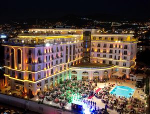 İzmit Körfezi manzaralı odalarımızla unutulmaz bir konaklama deneyimi yaşayın, lüks, konfor ve eşsiz manzara Wellborn Hotel’de sizi bekliyor.